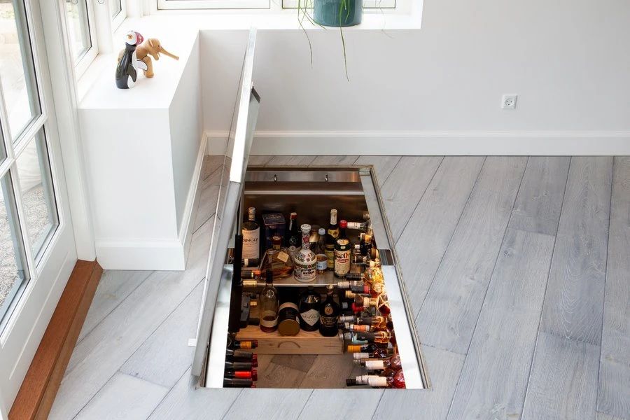 Wine cellar hatch